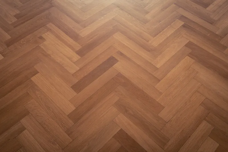 Cire pour parquet : protégez vos sols sans vernis ni film